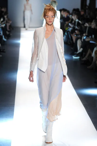 Look 17
